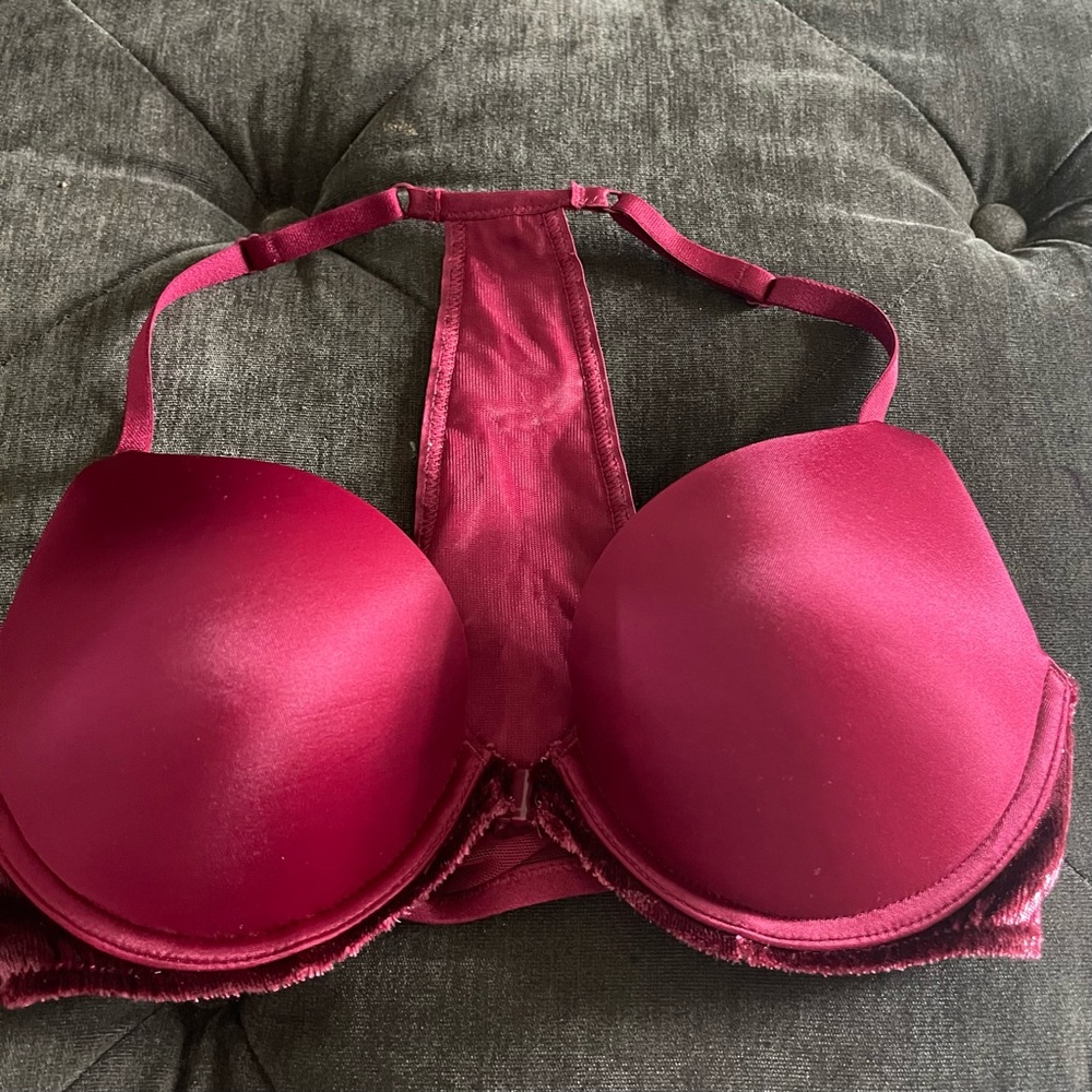 Victoria’s Secret very sexy push up bra. Size 32C